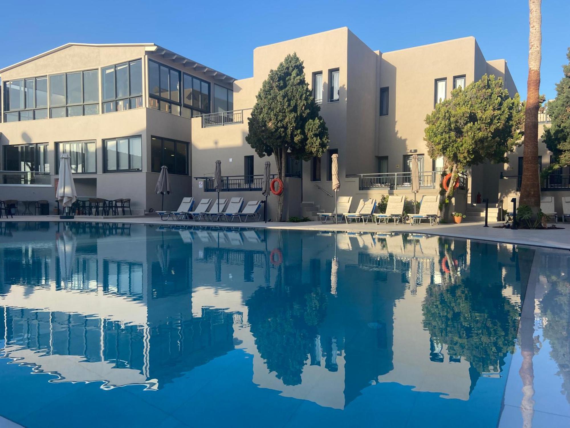 Blue Aegean Hotel & Suites Gouvai Exteriör bild