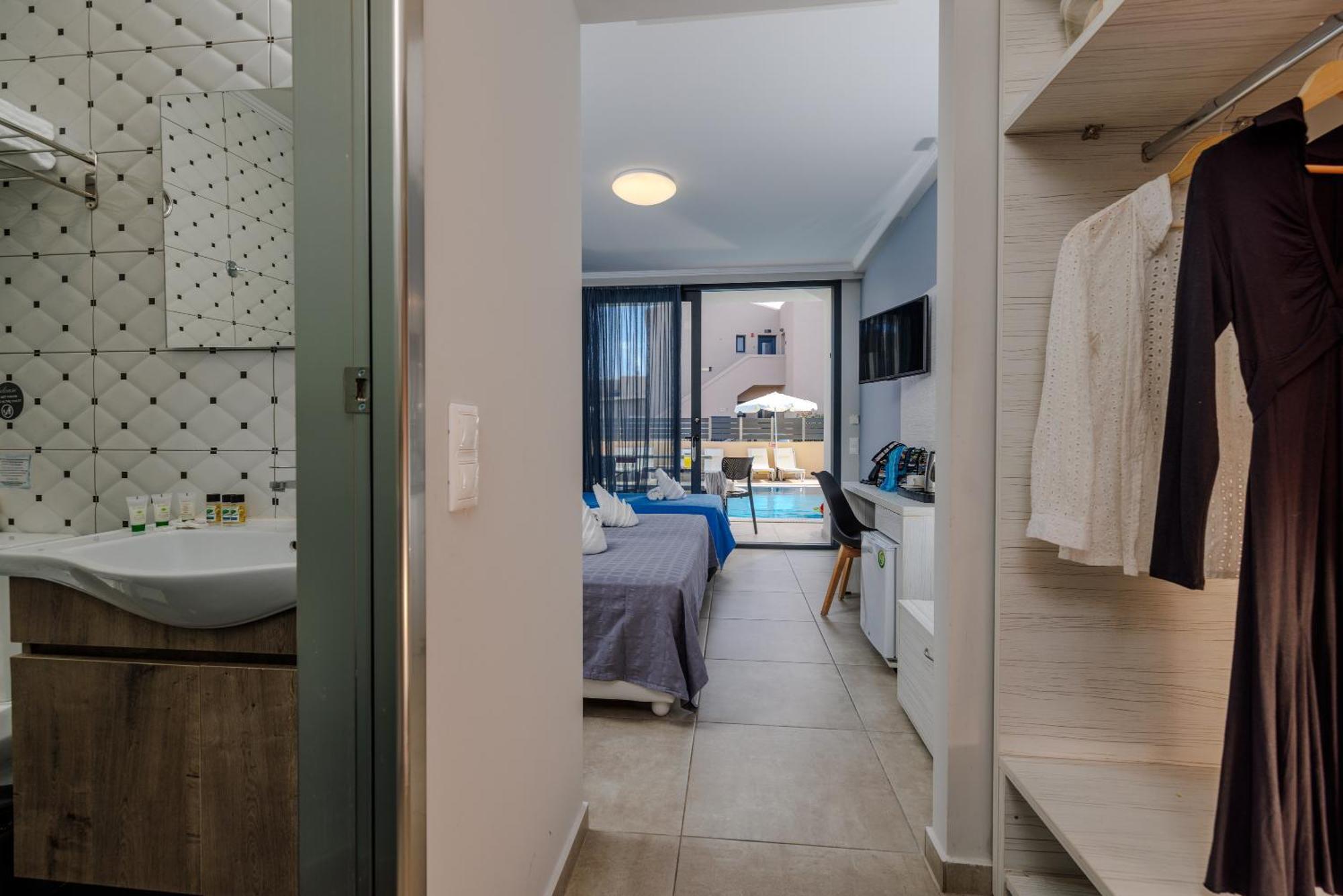 Blue Aegean Hotel & Suites Gouvai Exteriör bild